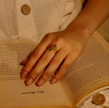 Pila Stone Ring Made of 925 sterling silver and plated with 18K yellow gold.