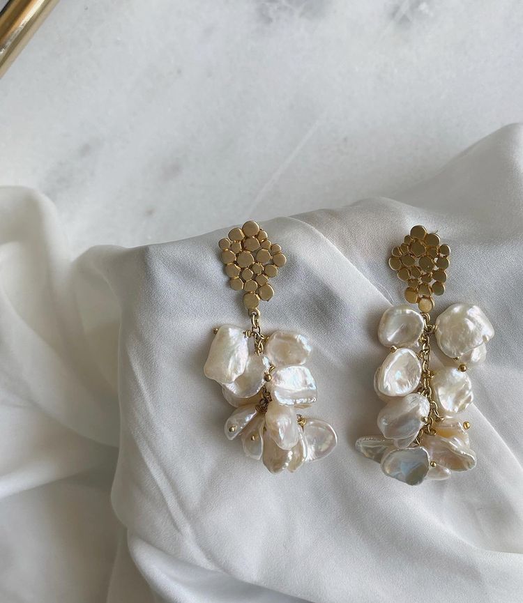 Vinea earrings. Made of Italian silver 925, and plated with 18K yellow gold.